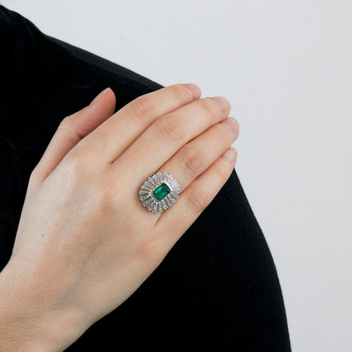 Bague 55 Bague en or blanc avec émeraude et diamants 58 Facettes DV0602-4