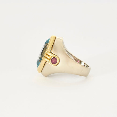Bague 52 Bague chevalière en or gris topaze bleue et rubis 58 Facettes DV0674-1-52-23