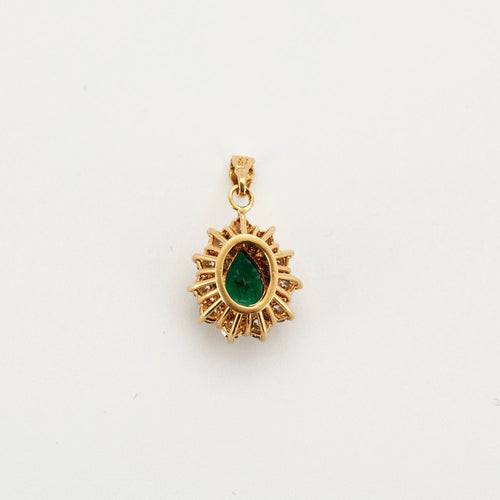 Pendentif Pendentif or jaune avec émeraude et diamants 58 Facettes DV0162-12