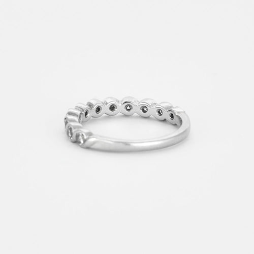 Bague 48 Demie alliance en or gris et diamants 58 Facettes DV0684-1