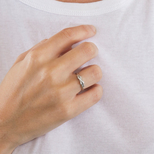 Bague 49 CHAUMET -  Bague Jeux de Liens or gris et diamants 58 Facettes DV4393-1