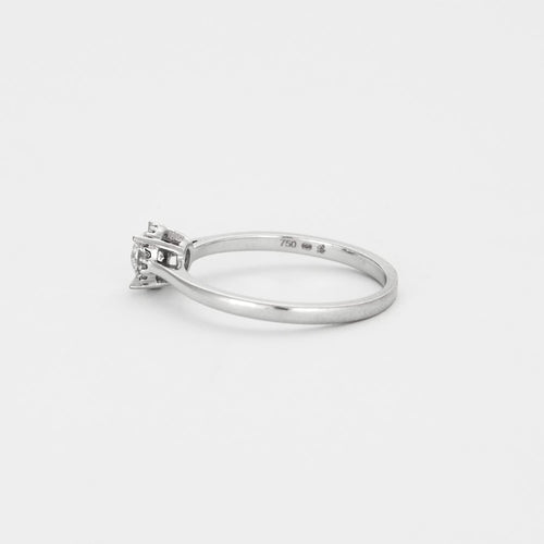 Bague solitaire en or gris et diamant