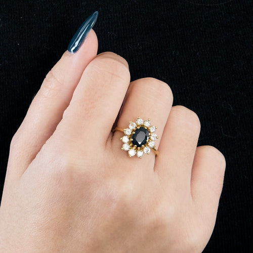Bagues 54 Bague marguerite, saphir et diamants 58 Facettes DV0726-9-54-3