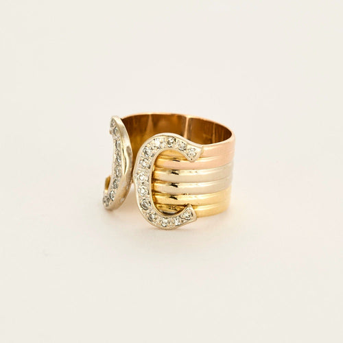 Bague 46 CARTIER - Bague C de Cartier trois ors et diamants. 58 Facettes DV0021-6