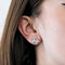 Boucles d'oreilles AKILLIS - PUZZLE- Puce d'oreille en or gris et diamants 58 Facettes DV0776-2