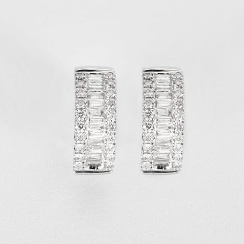 Boucles d'oreilles Paire de clips d'oreilles or blanc et diamants 58 Facettes DV5707-13