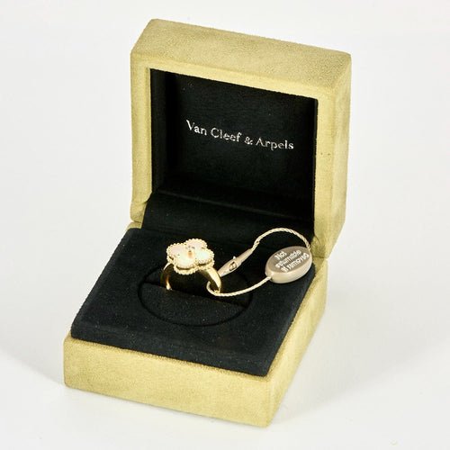 Bague 51 VAN CLEEF & ARPELS - Alhambra - Bague or jaune, nacre et diamant 58 Facettes DV0830-6-51-2