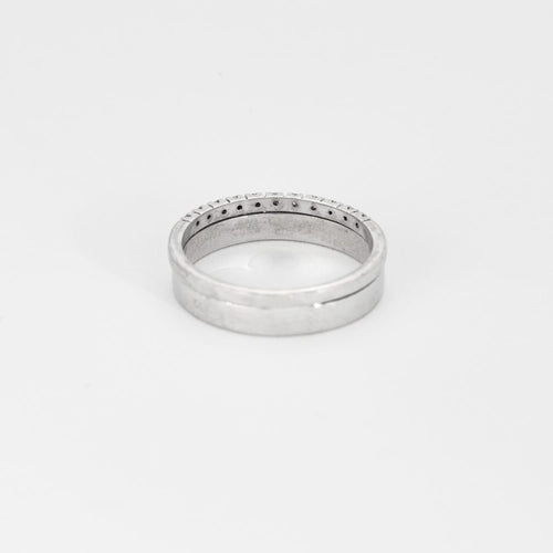 Bague demi-alliance en or blanc et diamants