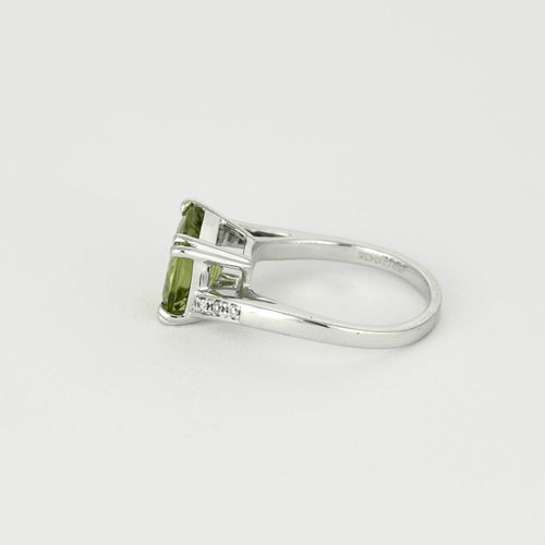 Bague 48.5 MAUBOUSSIN - "Mom je t'aime" - Bague or blanc, péridot et diamants 58 Facettes DV0812-3-485-2