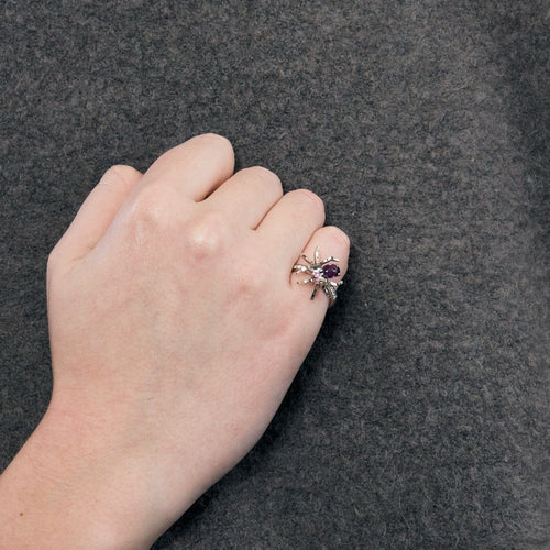 Bague 52 CHAUMET- Attrape Moi Si tu M'Aimes- Bague en or gris, améthyste et saphir rose 58 Facettes DV0808-4-52-2