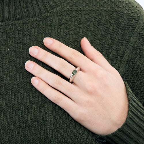 53 PIAGET - Biseau - Bague or blanc et saphir vert et diamant 58 Facettes DV0879-2-53-2