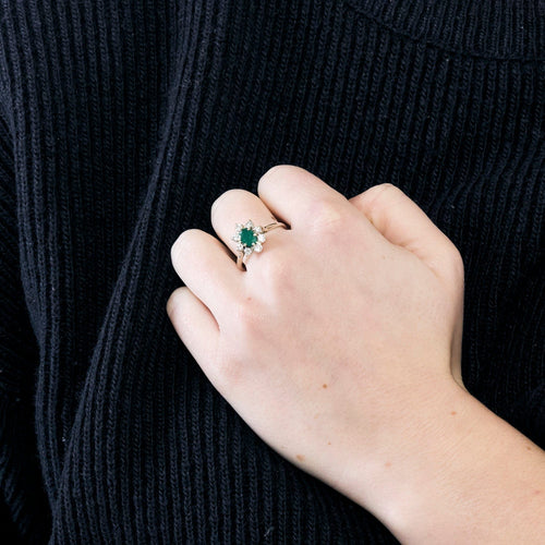 Bague 61 Bague Marguerite en or blanc avec émeraude et diamants 58 Facettes DV0915-2-61