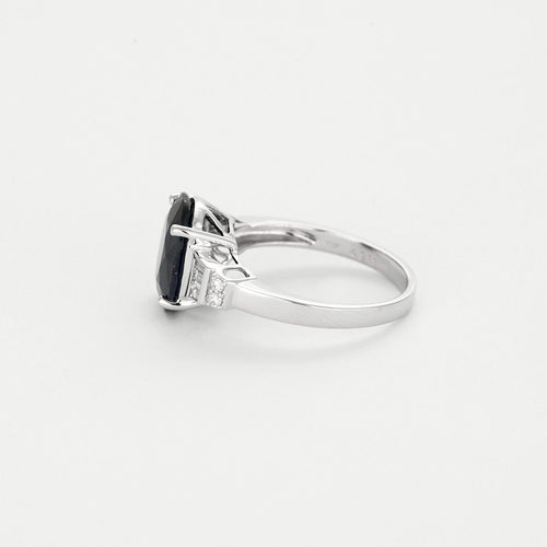 Bague 53 Bague solitaire en or gris avec saphir épaulé de diamants 58 Facettes DV0120-16-53-2