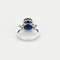 Bague 53 Bague solitaire en or gris avec saphir épaulé de diamants 58 Facettes DV0120-16-53-2