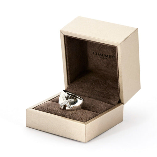 Bague 52 CHAUMET - Lien -  Large Bague en or gris serti d'un lien orné de petits diamants 58 Facettes DV11308-2-52-9