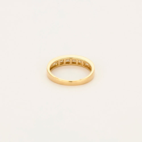 Demi-alliance en or jaune 18K (750 Millièmes) et diamants