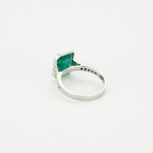 Bague 53 Bague en or gris émeraude et diamants 58 Facettes DV14301-6