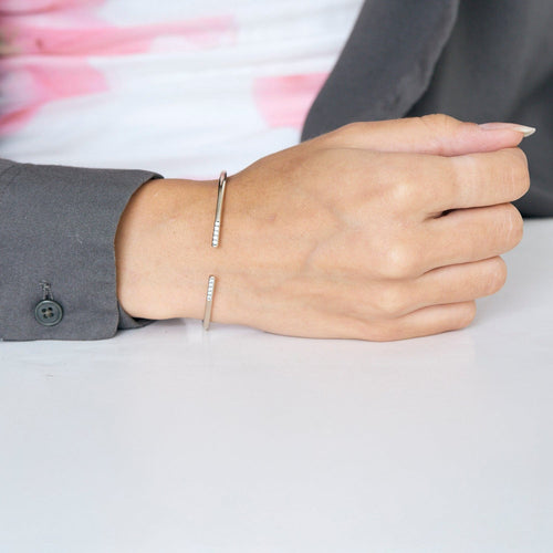 Bracelet TIFFANY - Metro Wire - Bracelet en or et diamants 58 Facettes DV15622-1