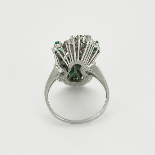 Bague 64 Bague en or gris, diamants et émeraudes 58 Facettes DV15843-8