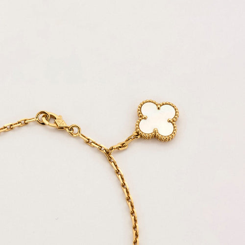 Collier VAN CLEEF & ARPELS - Magic Alhambra – Collier six motifs en or jaune, nacre et onyx. 58 Facettes DV17159-2