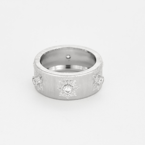 Bague 52 BUCCELLATI - Eternelle Macri Classica - Bague en or blanc et diamants 58 Facettes DV17385-6-52-2