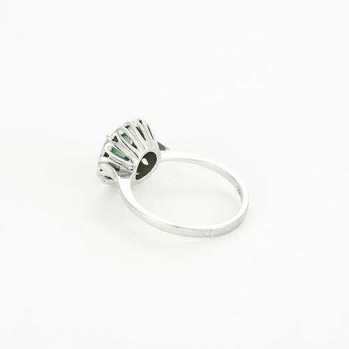 Bague 51.5 Bague marguerite en or blanc, émeraude et diamants 58 Facettes DV4486-19