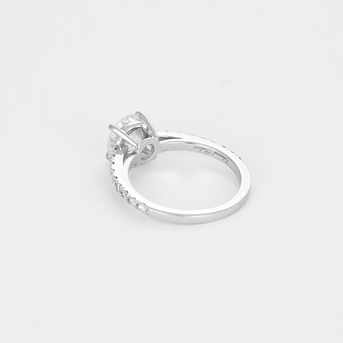 Bague solitaire en or gris et diamants