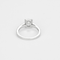 Bague solitaire en or gris et diamants