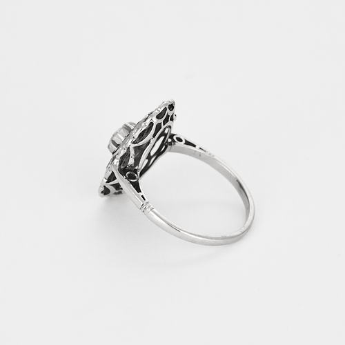 Bague 51.5 Bague en or gris , diamants , saphirs de synthèse 58 Facettes DV18878-1