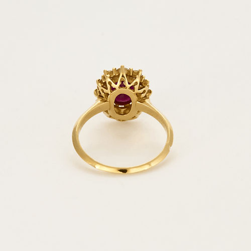 Bague marguerite en or jaune , rubis et diamants