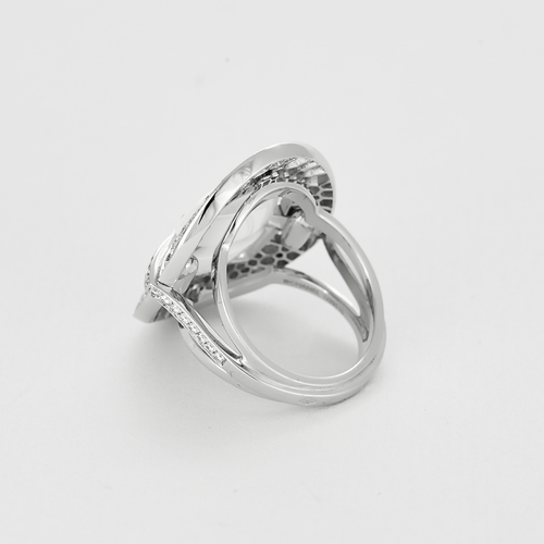 CHANEL - Ultra - Bague en or blanc, diamants et céramique blanche