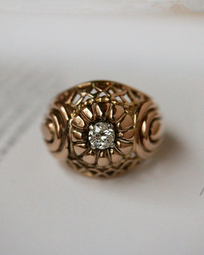 Bague 54 Bague dôme ajourée 1950/1960 en or jaune et diamant 58 Facettes A11692