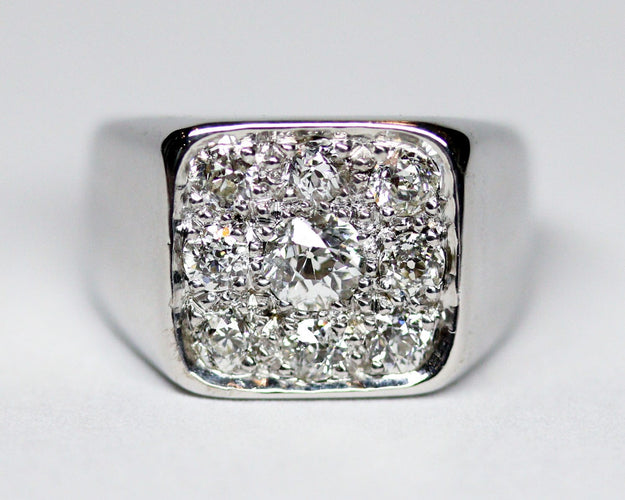 Bague 45.5 Bague chevalière en or blanc 750 et diamants 58 Facettes A11804