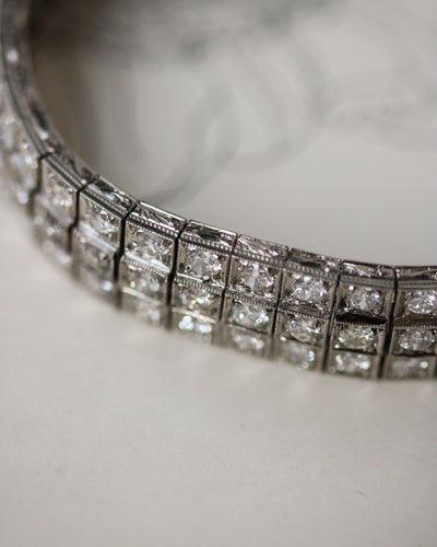 Bracelet Bracelet Rivière trois rangs en or blanc 750 et platine, diamants 58 Facettes A11846
