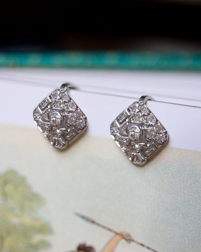 Boucles d'oreilles Boucles d'oreilles Art déco en or blanc et platine et diamants 58 Facettes .