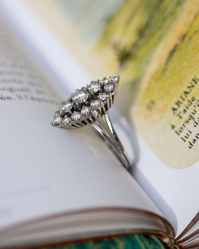 Bague 50.5 Bague marquise en or blanc 750 et diamants 58 Facettes A11860