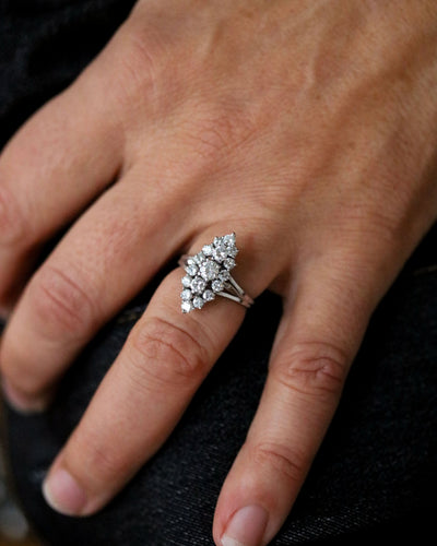 Bague 50.5 Bague marquise en or blanc 750 et diamants 58 Facettes A11860