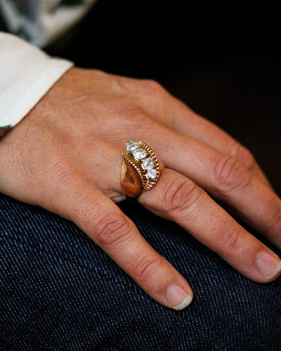 Bague 54 Bague 1950 taille coussin en or jaune, platine et diamants 58 Facettes A11872