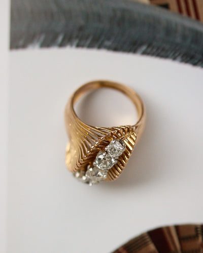 Bague 54 Bague 1950 taille coussin en or jaune, platine et diamants 58 Facettes A11872