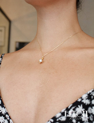 Pendentif Les Recyclés - Pendentif serre en or jaune et perle fine 58 Facettes A7831