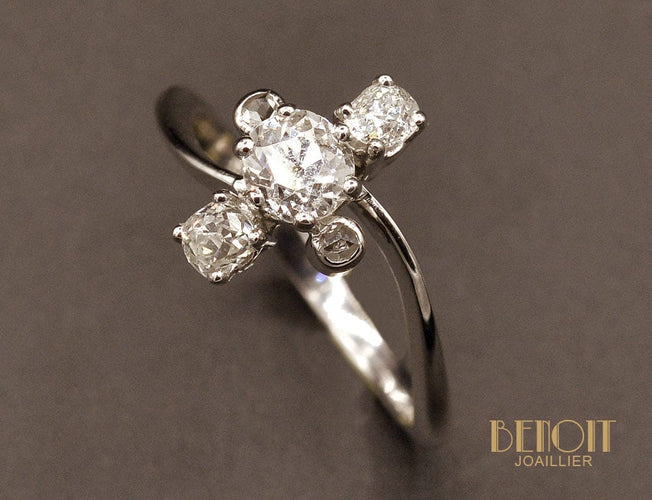 Bague 56 Bague trio diamants en or blanc 750 58 Facettes A9708