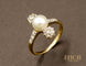 Bague 46 Bague trilogie perle fine en or jaune et diamants 58 Facettes A9886