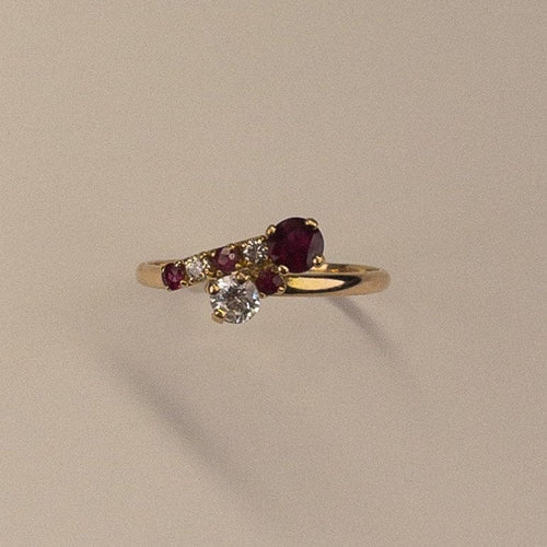 Bague 53 Bague rubis et diamants 0,04 ct en or jaune 18 carats 58 Facettes 250225