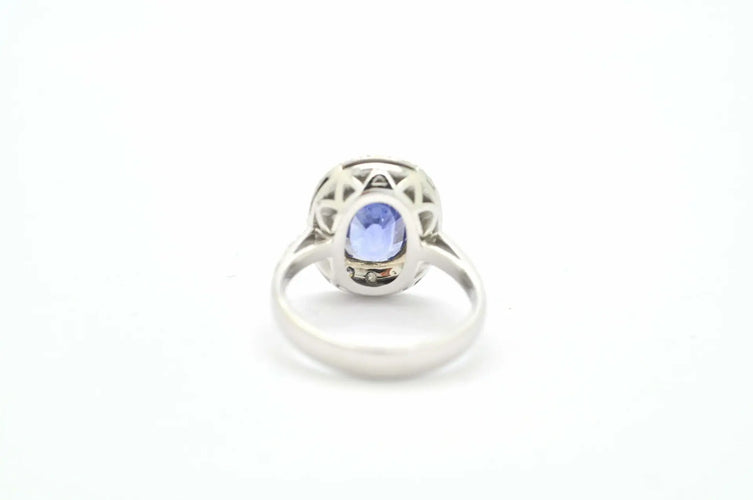 Bague Bague en or blanc 18 carats avec saphir de Ceylan 4,36 ct et diamants 58 Facettes 10048