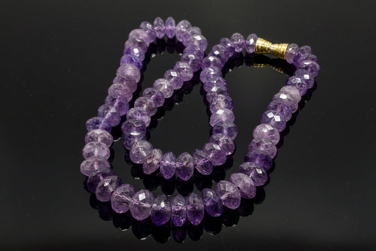 Collier Collier années 1970 - Ametystes facettées et fermoir en or 18 carats, 60 cm 58 Facettes