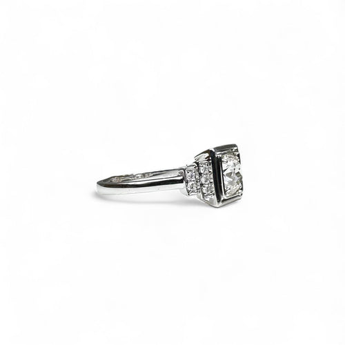 Bague 53 Bague Art Déco en or gris 750 et diamant 0,73 ct 58 Facettes