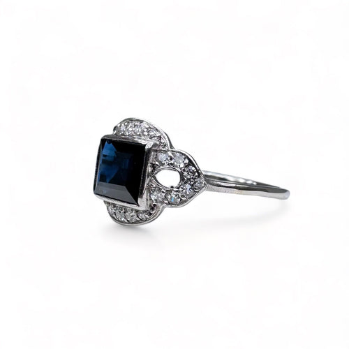 Bague 52 Bague Art déco - Bague entourage en platine et saphir, diamants 58 Facettes
