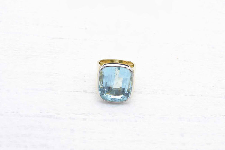 Bague 53 Bague chevalière en or jaune 18k et platine avec aigue-marine 58 Facettes 23765 / 23769