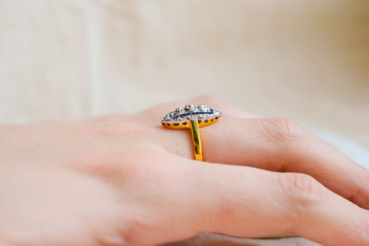 Bague 51.5 Bague Navette Art Déco en or jaune et or blanc 14k saphirs, diamants 58 Facettes Ref3062