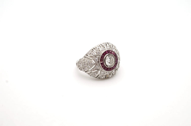 Bague 53 Bague dôme Art déco en platine, diamants et rubis 58 Facettes 24716